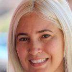 mujer, mujer rubia, sonrrisa, mirada, rostro, cara, mujer joven, ojos, pelo